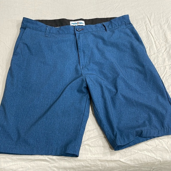 Maui water wear size 36 Shorts - Picture 1 of 5
